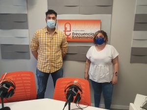 Iris y Pedro Soriano en Frecuencia Enfermera grabando el podcast de ffpaciente 5